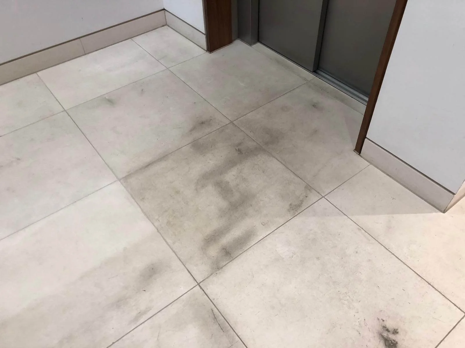 Limestone cleaning in Regent Street, London