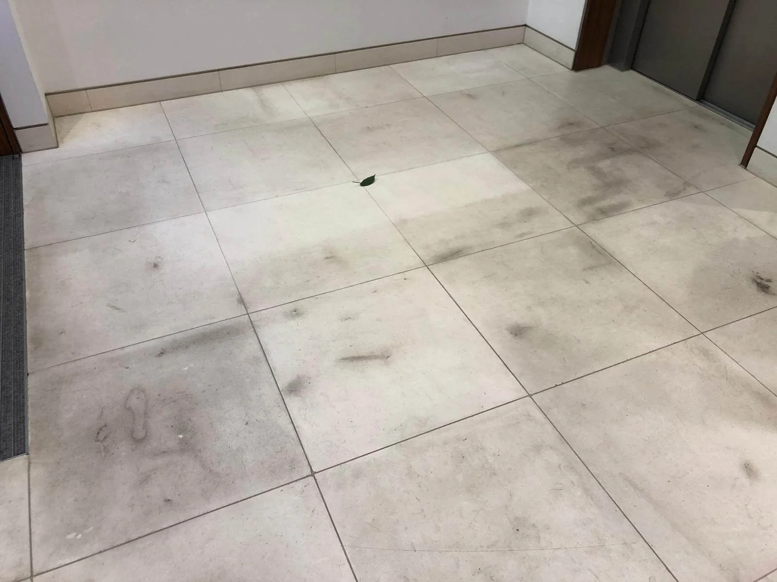 Limestone cleaning in Regent Street, London