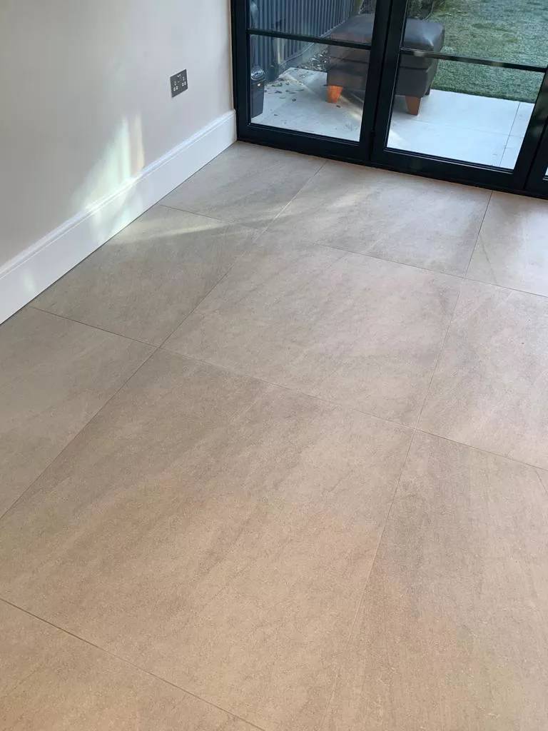 Porcelain tiles cleaning in London