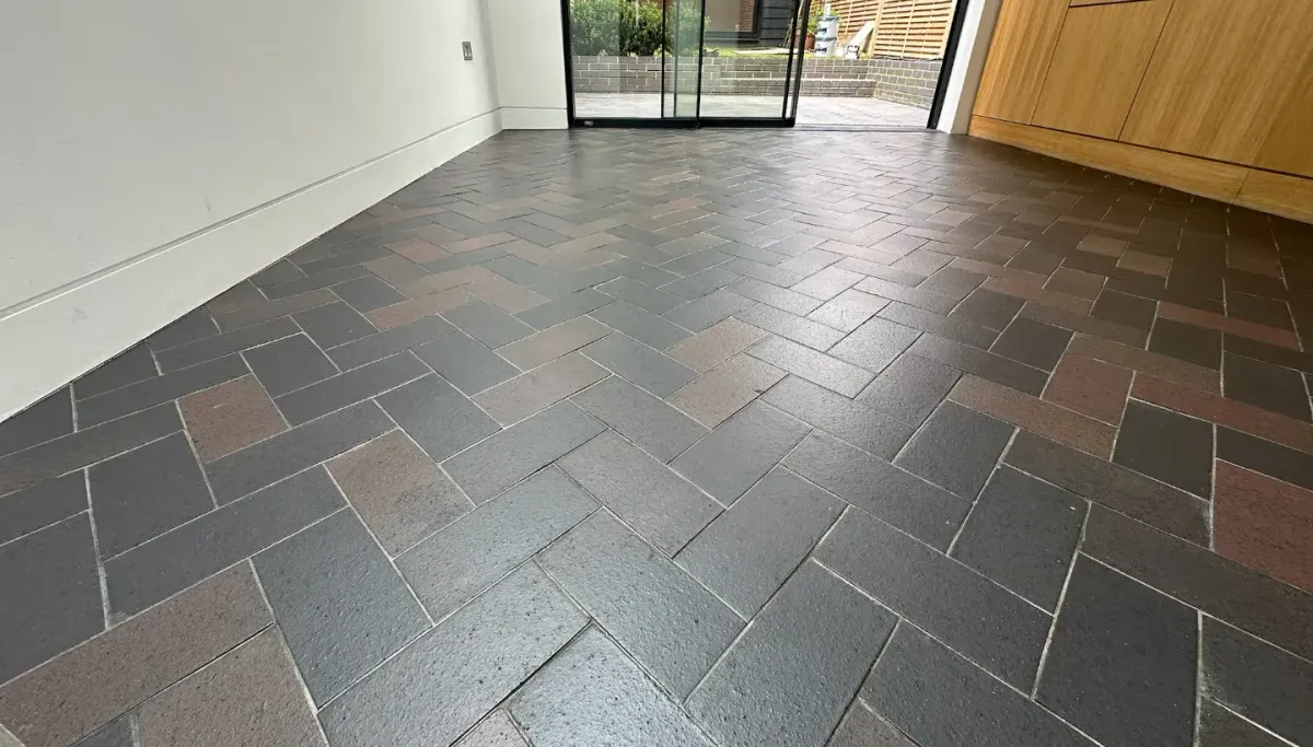 U-sealed blue brick ceramic floor with satin finish in Kentish Town extension