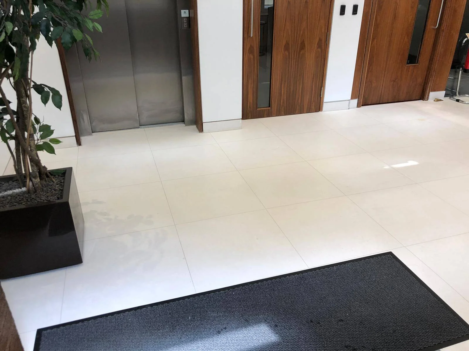 Limestone cleaning in Regent Street, London
