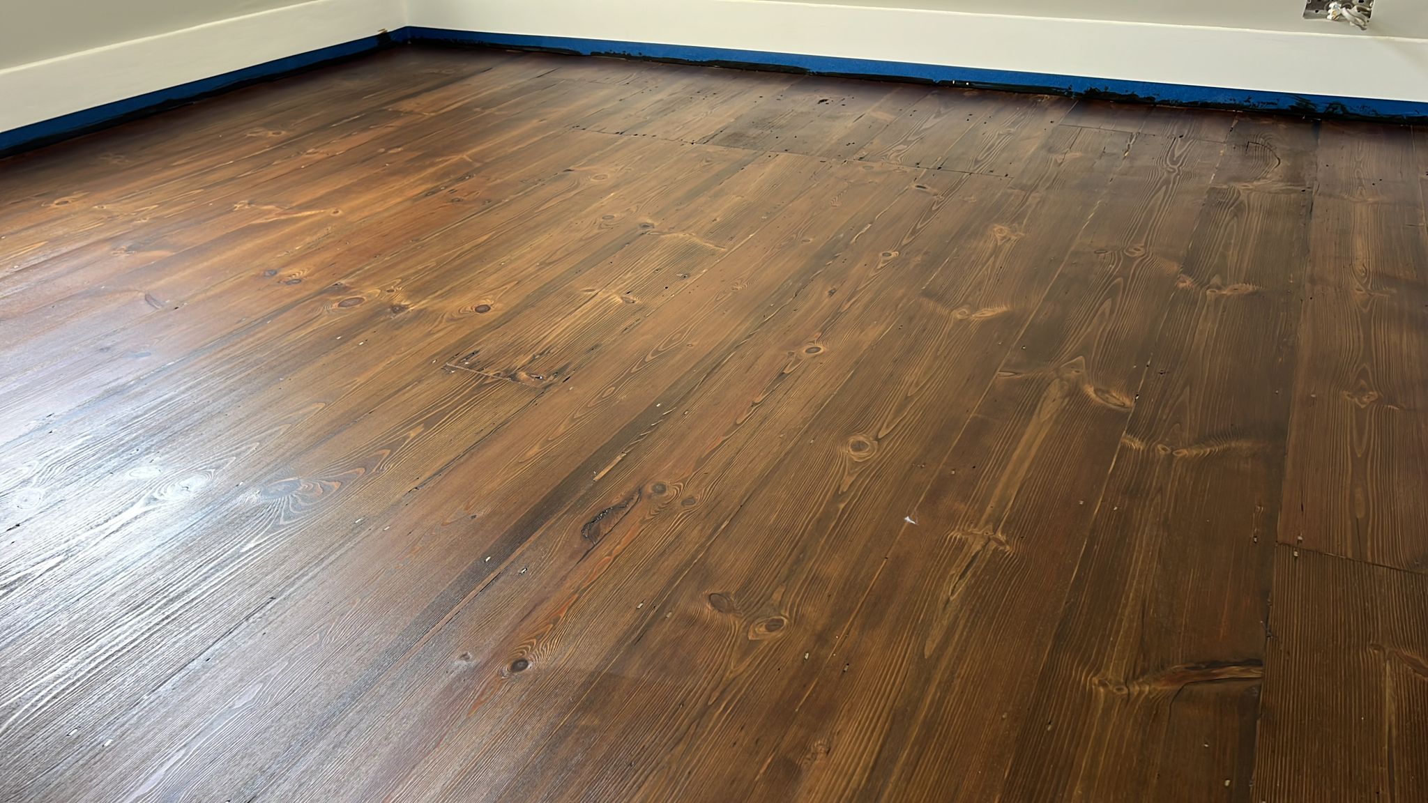 Floorboards sanding, staining and lacquering in Tooting